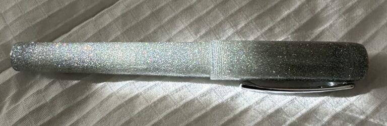 very sparkly fountain pen